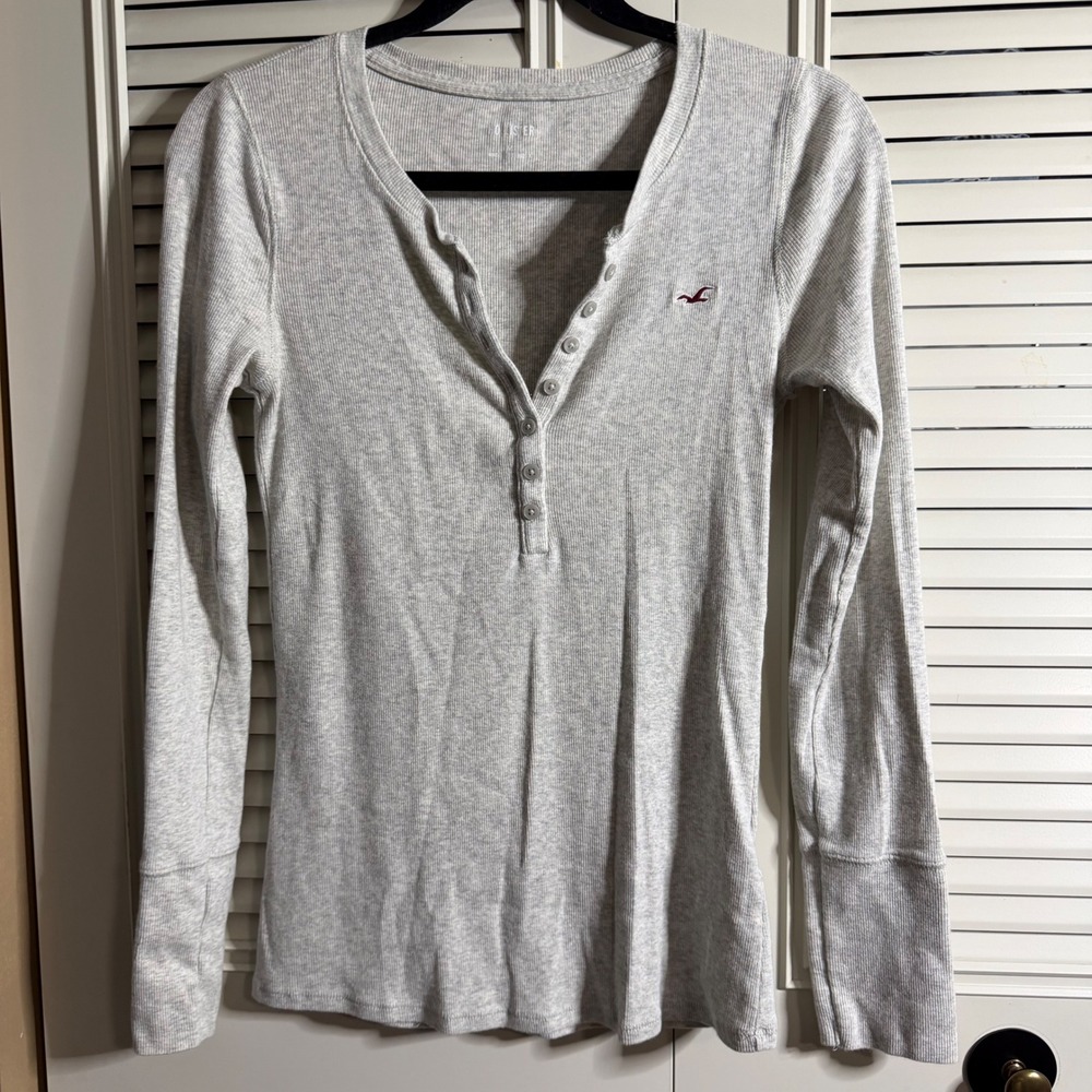 Hollister Womens Gray Ribbed Long Sleeve Henley Top Size M Y2K inspired